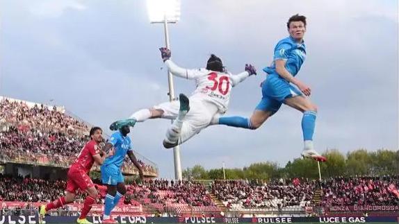 12.18看法二串分享，意超杯那不勒斯vsac米兰，英假雷丁vs卢顿