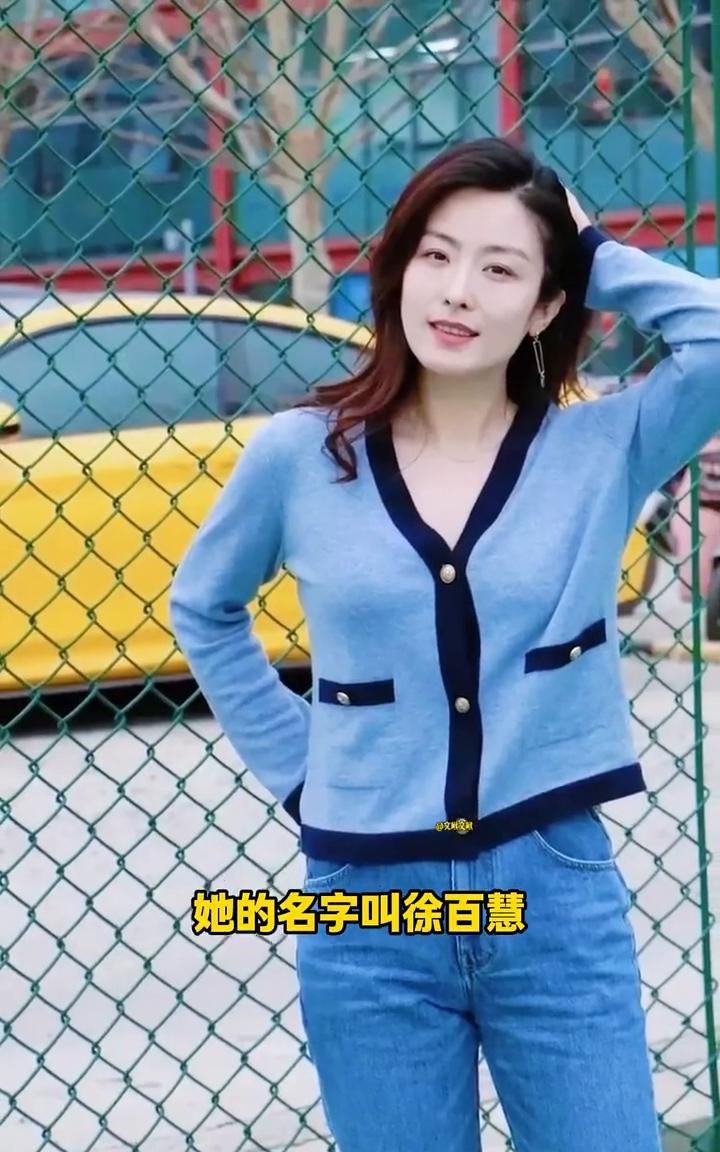 她其实长得很漂亮，演技在同龄中也是可圈可点的。不知道什么原因，出道这么久了好像一
