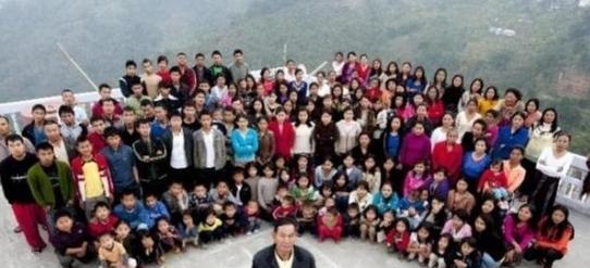 印度最牛男子！一个人娶了39位老婆，生下来94个孩子，一家近200人住在有100