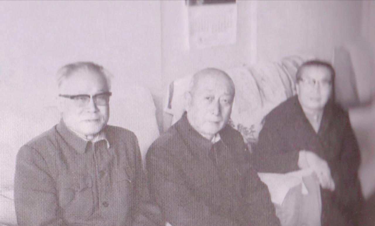 1954年冬，盘锦农场一个职工的老婆难产，需要送往城里医院抢救。大雪封路，农场却