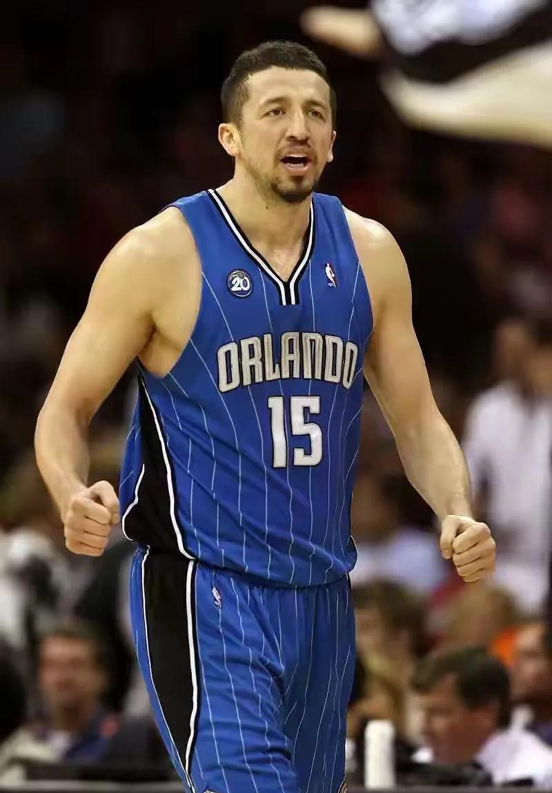 特科格鲁退役后早就不缺钱！
1；NBA生涯赚了9056万美元；
2；快船队给出2