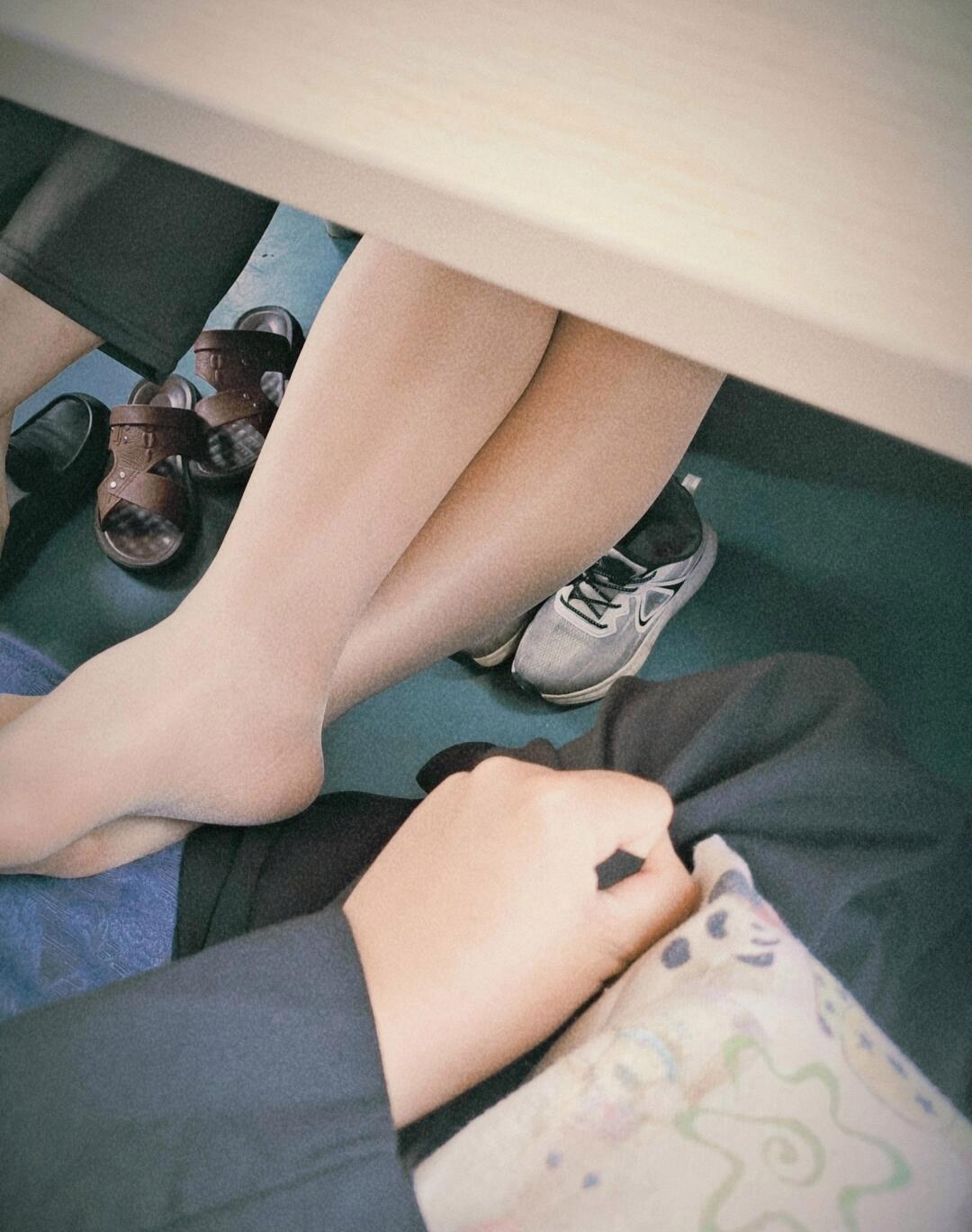 你们坐绿皮火车就是这样的吗？该怎么办