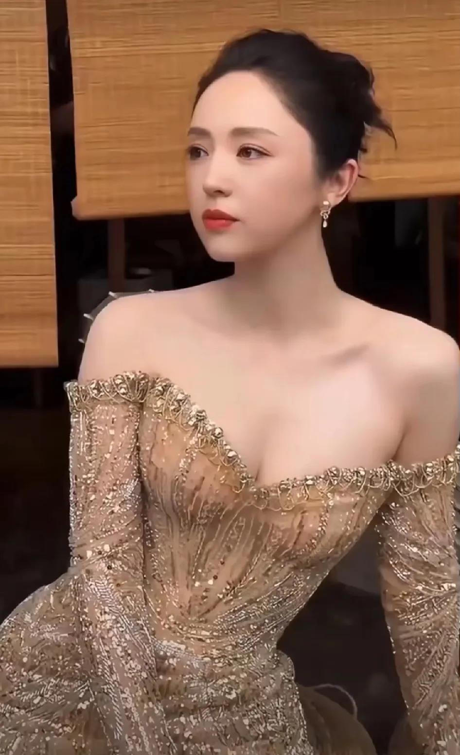 有人问，高云翔不是被判无罪了吗？为什么董璇不跟他复婚呢？起码一个家庭完完整整的。