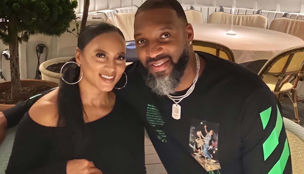 为何说NBA球星是透支身体赚高薪，看了这5张照片 你自然明白
NBA球星们的高
