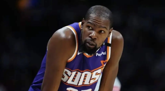 13日，NBA传来两个惊天消息。

1、菲尼克斯太阳队与凯文·杜兰特的“分手”已