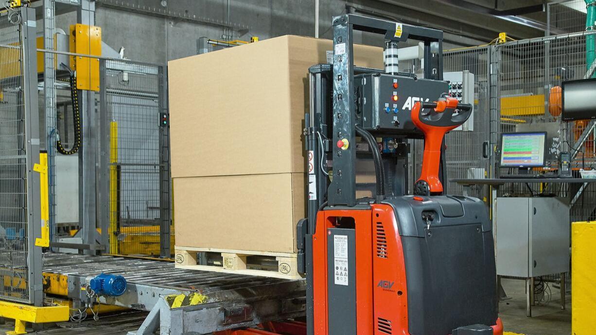 防爆AGV无线充电方案守护高危场景作业