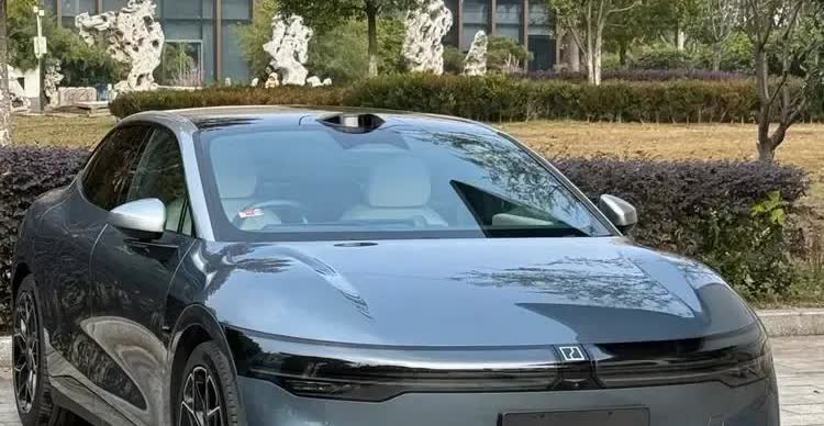 真搞不懂，有些月薪上万的人为什么放着经济实用的电车不选反而买了油车？

按道