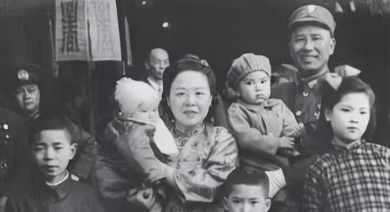 1930年，副官看白崇禧生活“寂寞”，把未婚妻王氏送来伺候白崇禧！可没想到，王氏