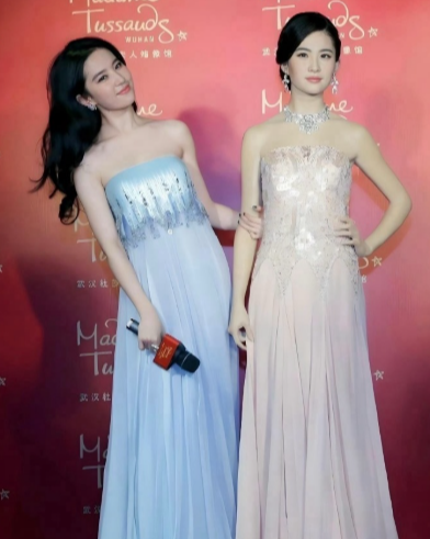 这蜡像都没有还原刘亦菲一半的美 ​​​