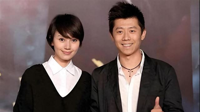 夏雨：结婚不邀请父亲，婚后与母亲明算账，妻子袁泉为他感到心疼