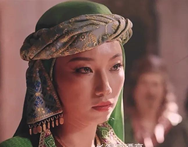 “长得又漂亮”，179的高考分数，外表和内涵做到了表里如一。
怎么说出口的[捂脸
