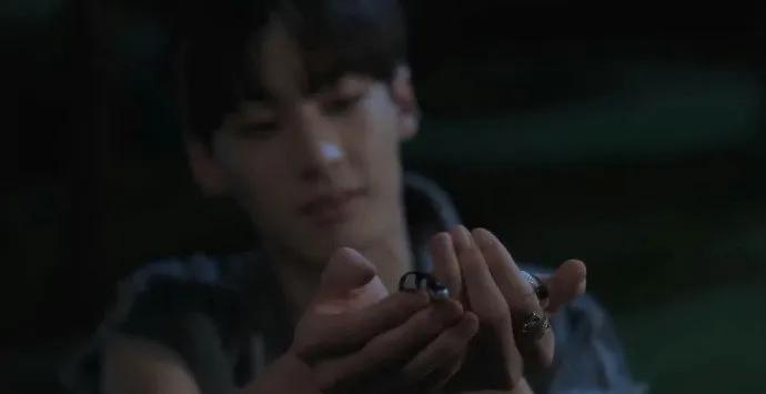 刘骏在剧中的表现，实在值得被认真聊聊。明明出场时间不过短短几分钟，却用极具穿透力