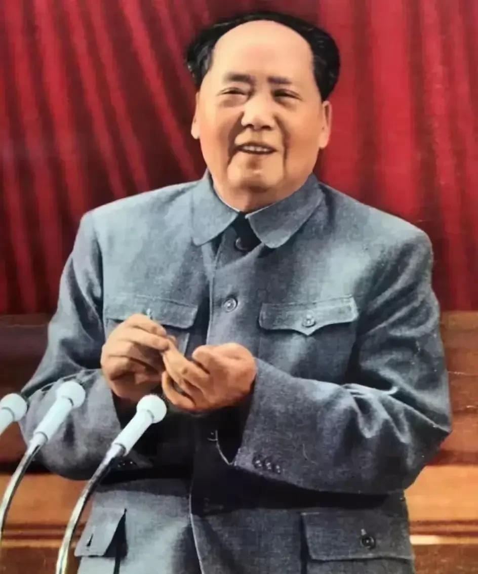 韶山破晓诞英贤，志在苍生苦亦甜。
橘子洲头思国运，湘江岸上唤新篇。
秋收义举燃星