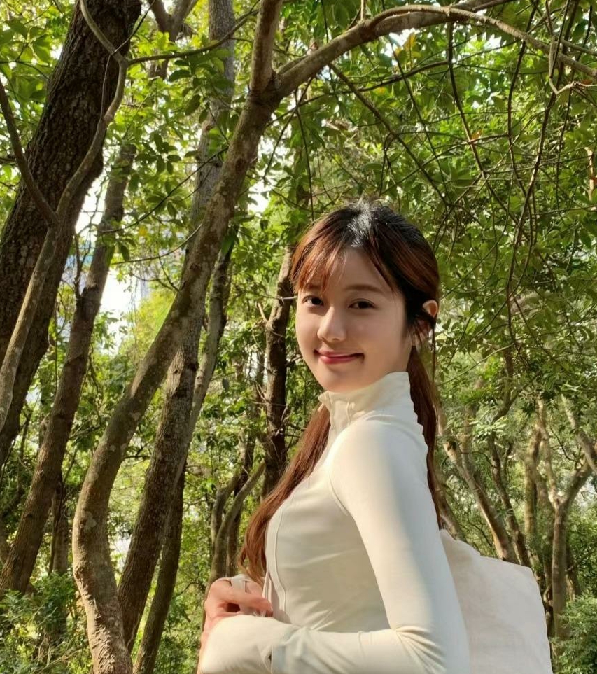 女友团建日，带她发小兜晚风