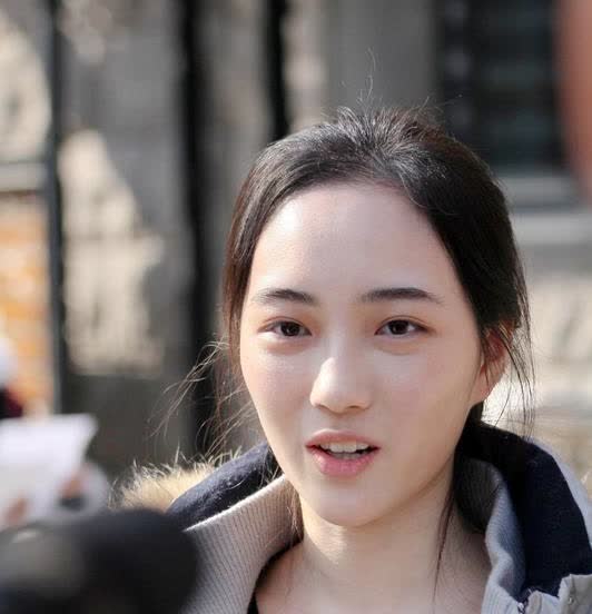 上海最漂亮女主持人：贝倩妮从幕前到幕后的转变与挑战
上海东方卫视有个超美的主持