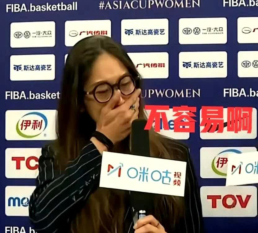 68岁还得背锅？第三名就是罪过？

半决赛哨响，宫鲁鸣站着听观众骂人，镜头里