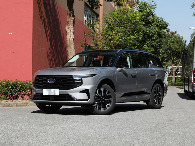 颜控速进！锐界L选色纠结症犯了
宝子们，最近打算入手锐界L，和媳妇选车快小两个月