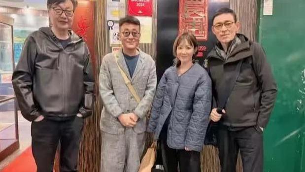 竹幼婷窦文涛重聚，衣品一言难尽，爷青回！
