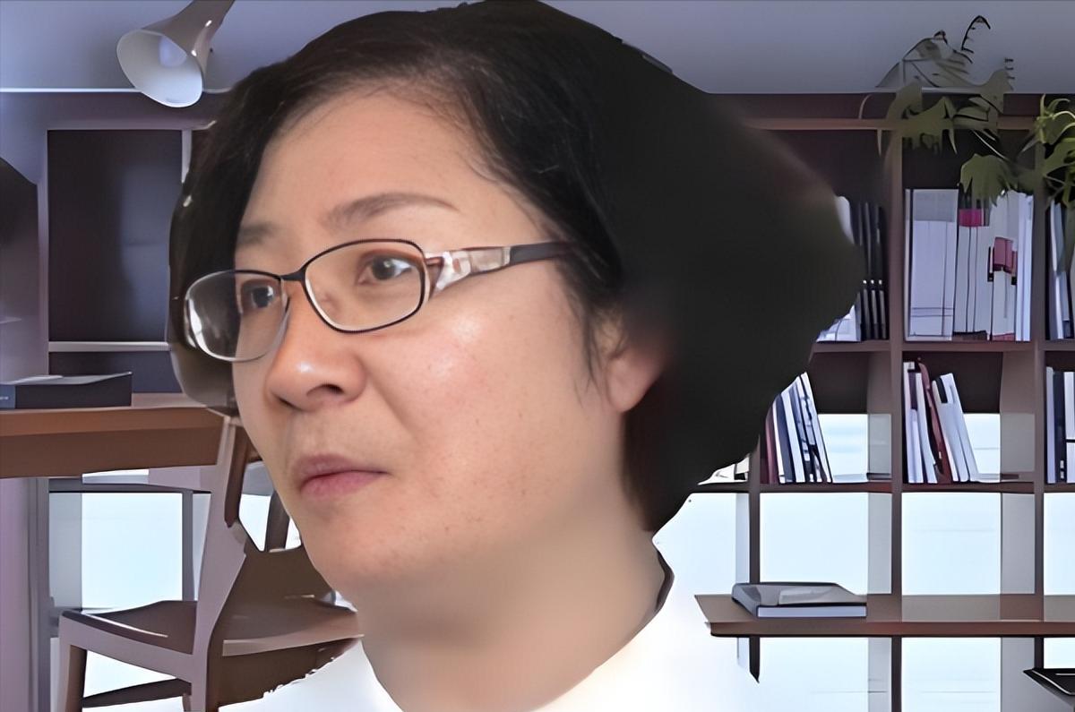 2022年，中医教授韩学杰因当众表示不收外籍学生，而遭到了猛烈批评，纷纷指责她不