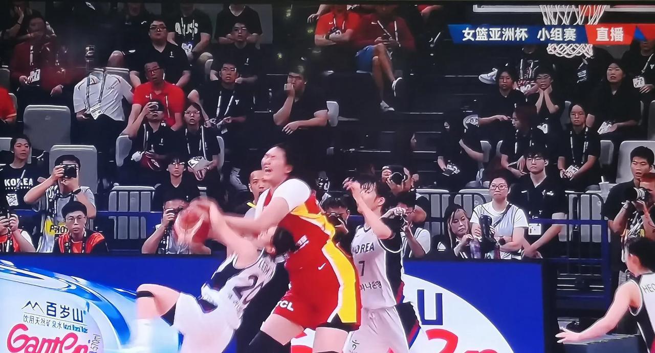 中国女篮91比69战胜韩国队！小组第1基本到手！
比赛的过程并不像最终比分体现的