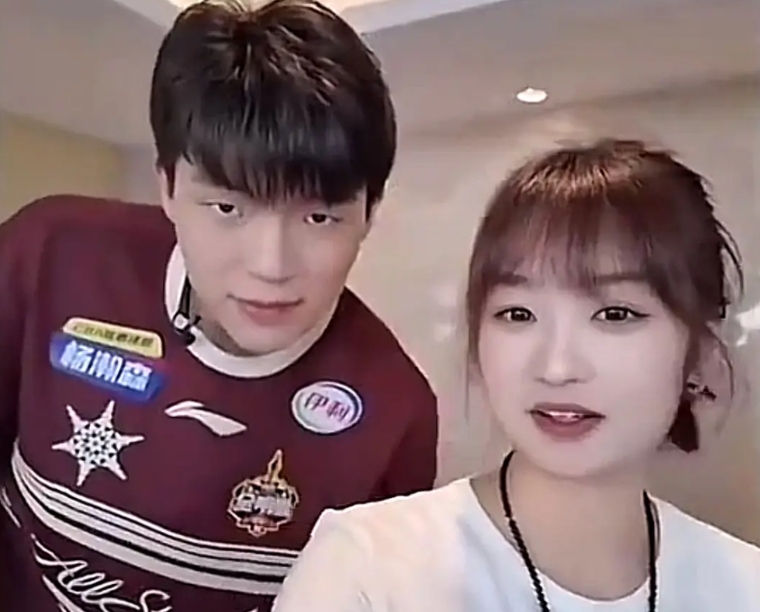 我看最近很多球迷和媒体把杨瀚森打球不好的原因归结于女友跟随，我认为这是完全没有关