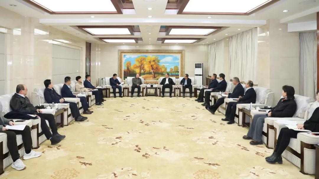 兰州大学校长杨勇平院士与弘信电子董事长李强博士座谈，共谋甘肃数字经济高质量发展