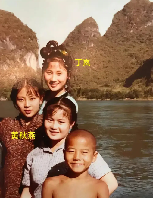 八十年代，很多人分不清黄秋燕和丁岚，如今总算捋清楚了，原来
《少林寺》里只有丁岚