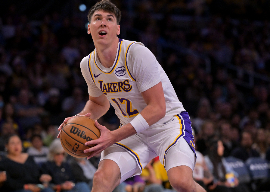 湖人117-112客场战胜灰熊，展现两惊喜球员！

1.拉拉维亚现在已经彻底证明