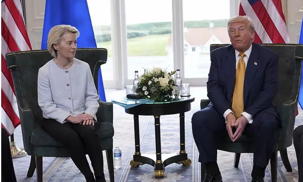 老特欺负欧盟“小弟”得意忘形！他知道欧盟是离不开美国的，不仅仅是经贸市场，更重要