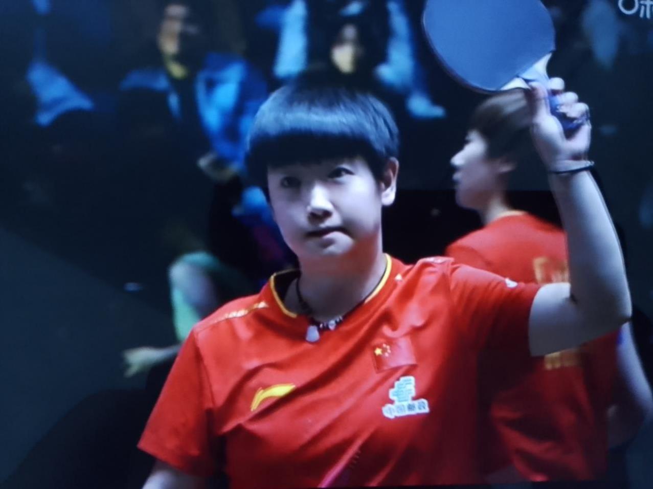 #万能生活指南# 
孙颖莎今天搭档蒯曼，来打一场女双，至于女单，放在第五场，可想