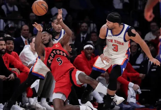 NBA常规赛，尼克斯116-94战胜猛龙。
本场比赛，尼克斯队球员约什-哈特出战