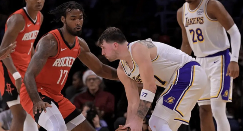 湖人惨败，该琢磨交易了！

湖人这场比赛打完清晰的发现，湖人与西部前几名完全不在