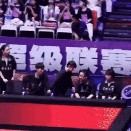 孙颖莎昨天下午已经返京了，
昨天下午，深圳大学对阵黄石基地的比赛刚刚结束，就有一