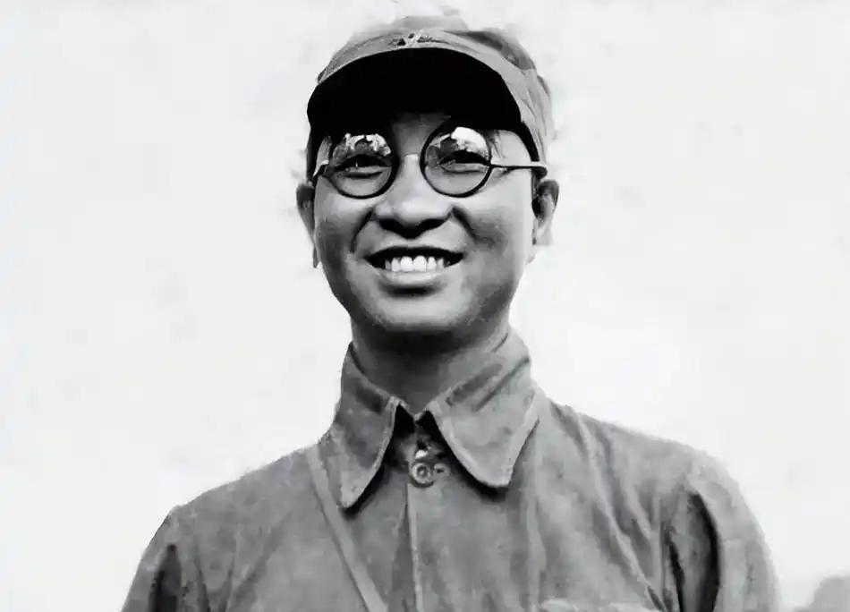 淮海战役中，陈赓是中原野战军著名的陈赓兵团的司令员。他亲自给熊绶春写信：