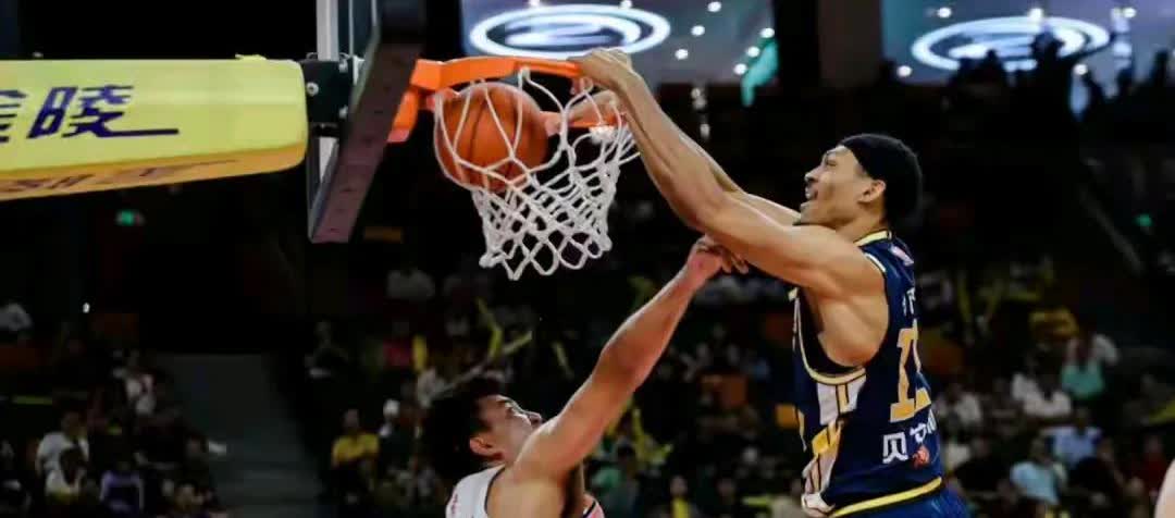 完了，完了！广东宏远仅存的外援贝兹利被干掉了。今天NBA夏季赛广东宏远外援贝兹利