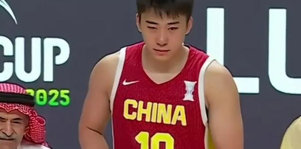 中国男篮未能夺冠赛后王俊杰留下了不甘的眼泪。中国男篮一分惜败澳大利亚无缘夺冠，入