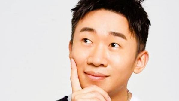 杨迪 papi 酱 “互撕” 是剧本？综艺反讽套路爆火全网​