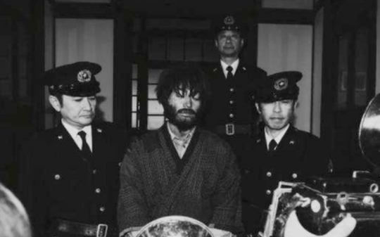 谁是日本越狱王？这个男人十一年四次越狱，一己之力改变监狱制度，20斤的镣铐都困不住！