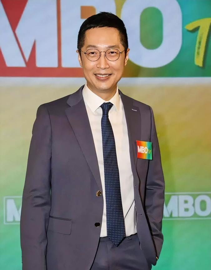 TVB演员论内卷
还得是“小玄子”马浚伟
不然他怎么能是“皇上”呢
曾在《鹿鼎记