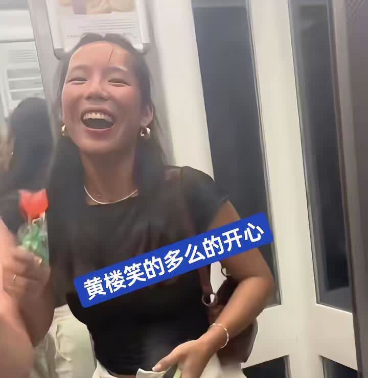 比利时夫妇跨越万里陪养女回国认亲
