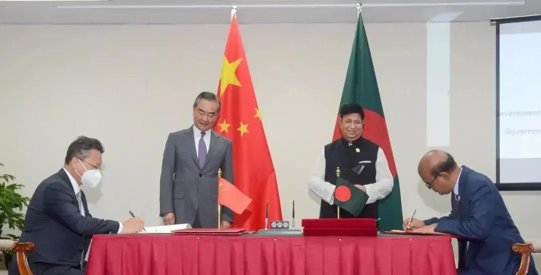 谁敢阻止中国
就和谁玩命？
最近有消息说孟加拉称印度敢阻止中国建电站就和印度玩命
