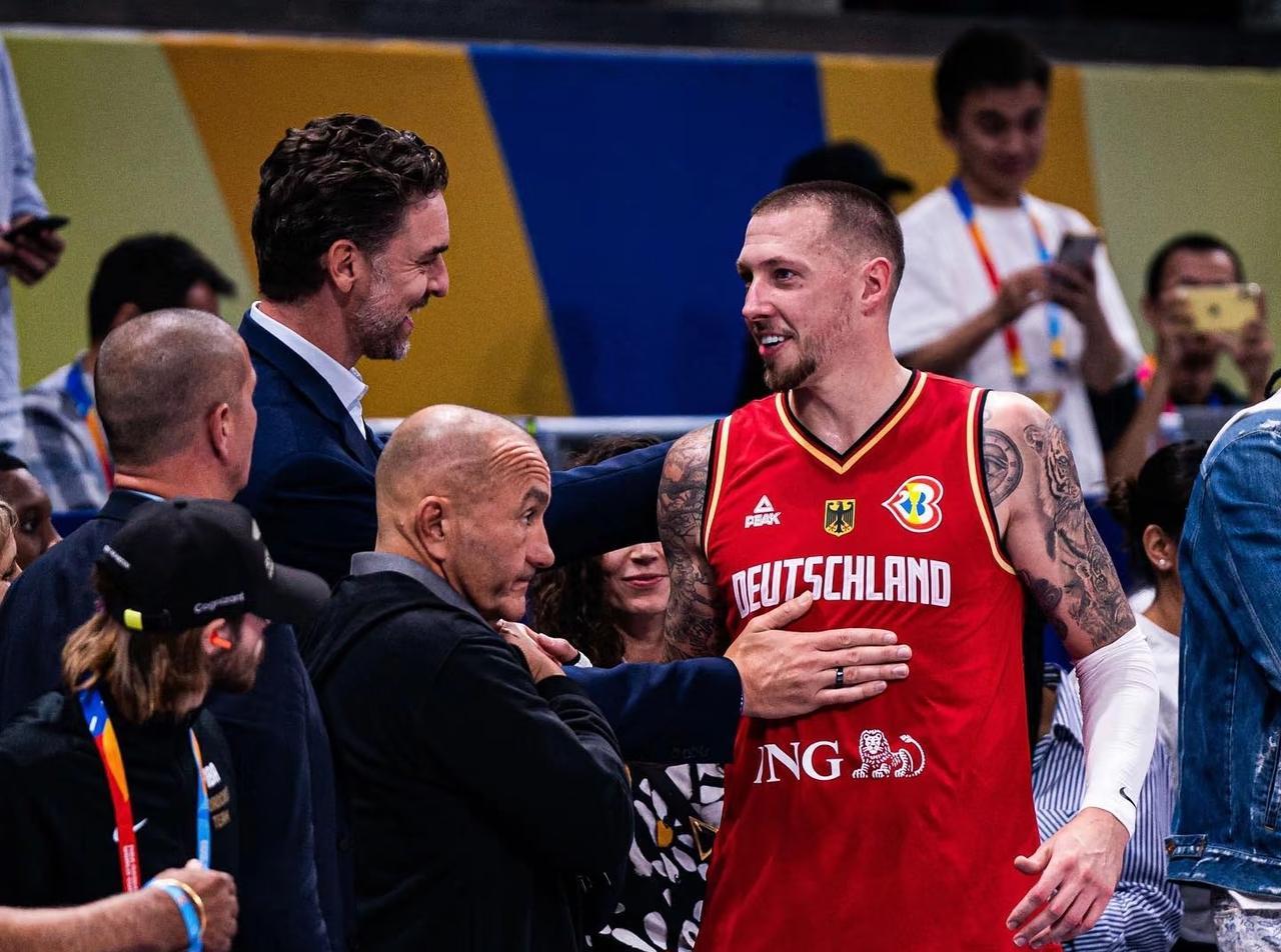 都准成这样了，竟然没有NBA要？
德国队是本届男篮欧锦赛最大的夺冠热门，人们往往