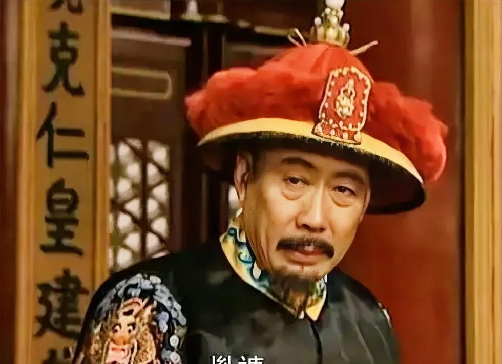 为什么焦晃的康熙演得比陈道明更好？
因为很多人意识不到，皇帝也是一种工作。尤其对