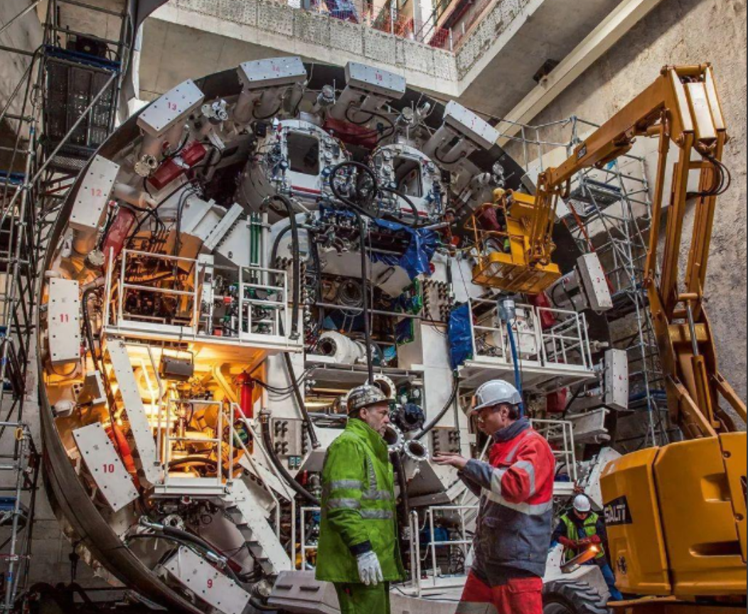 盾构机都是一次性的？完工后直接就地掩埋？
 
在地下工程领域，盾构机的退役处理一