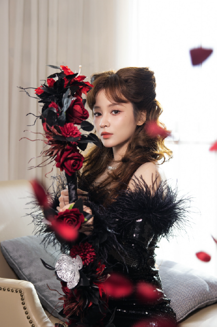 王一菲的猫猫公主妆造，如何？