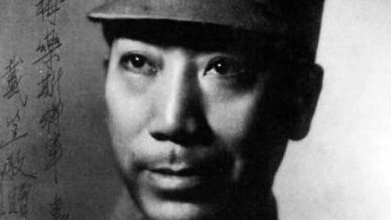 暗杀汉奸近百，49 岁却尸骨无存？戴笠的死亡谜团，藏着民国最黑的权斗