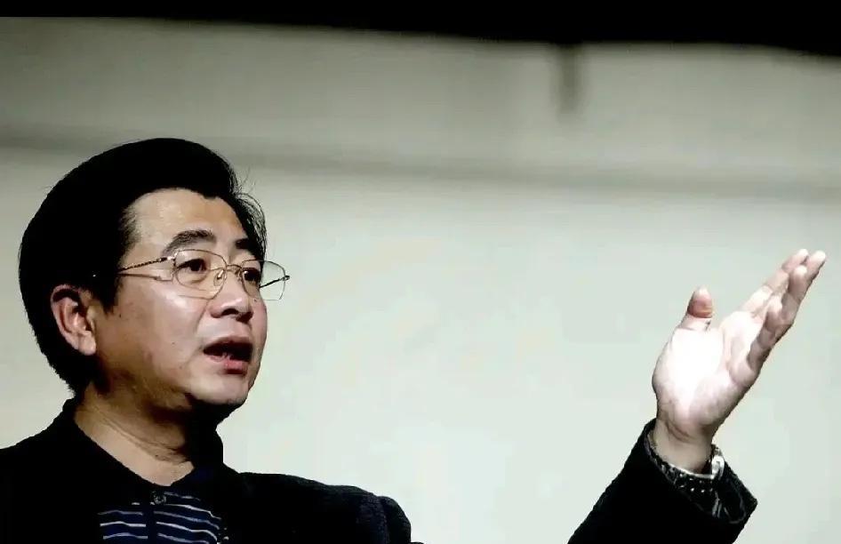 中超降薪的目的是让贫困地区的孩子们能踢上足球，他们才渴望通过足球逆天改命，甚至改
