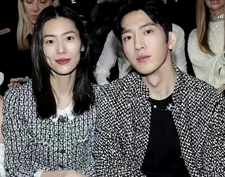 井柏然的眼光真绝

先不说他那审美一流的自己设计的家，单就这点，估计娱乐圈里也