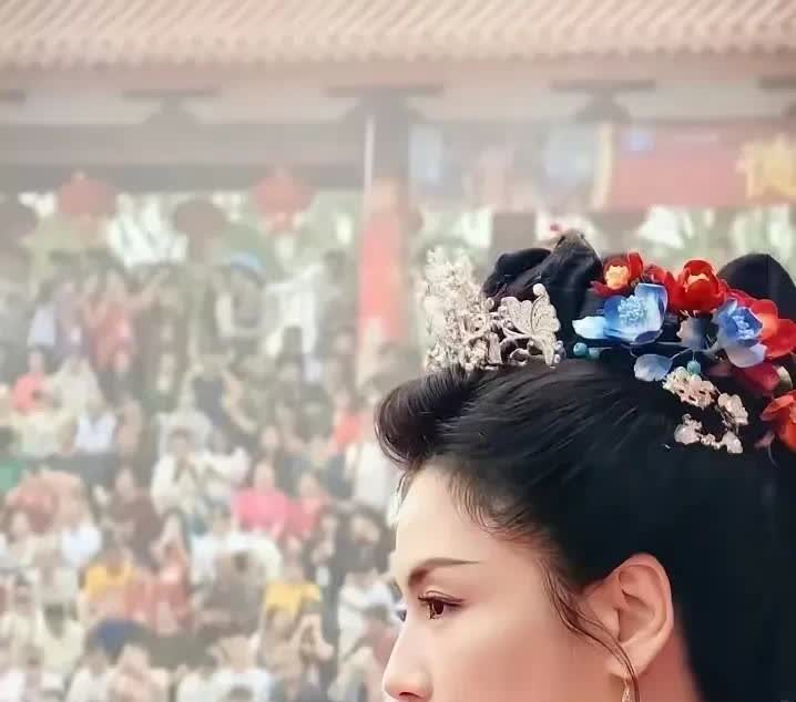 科学的尽头是玄学。
当初《妈祖》选主角，剧组专程来到妈祖庙，祭拜完毕后，按照当