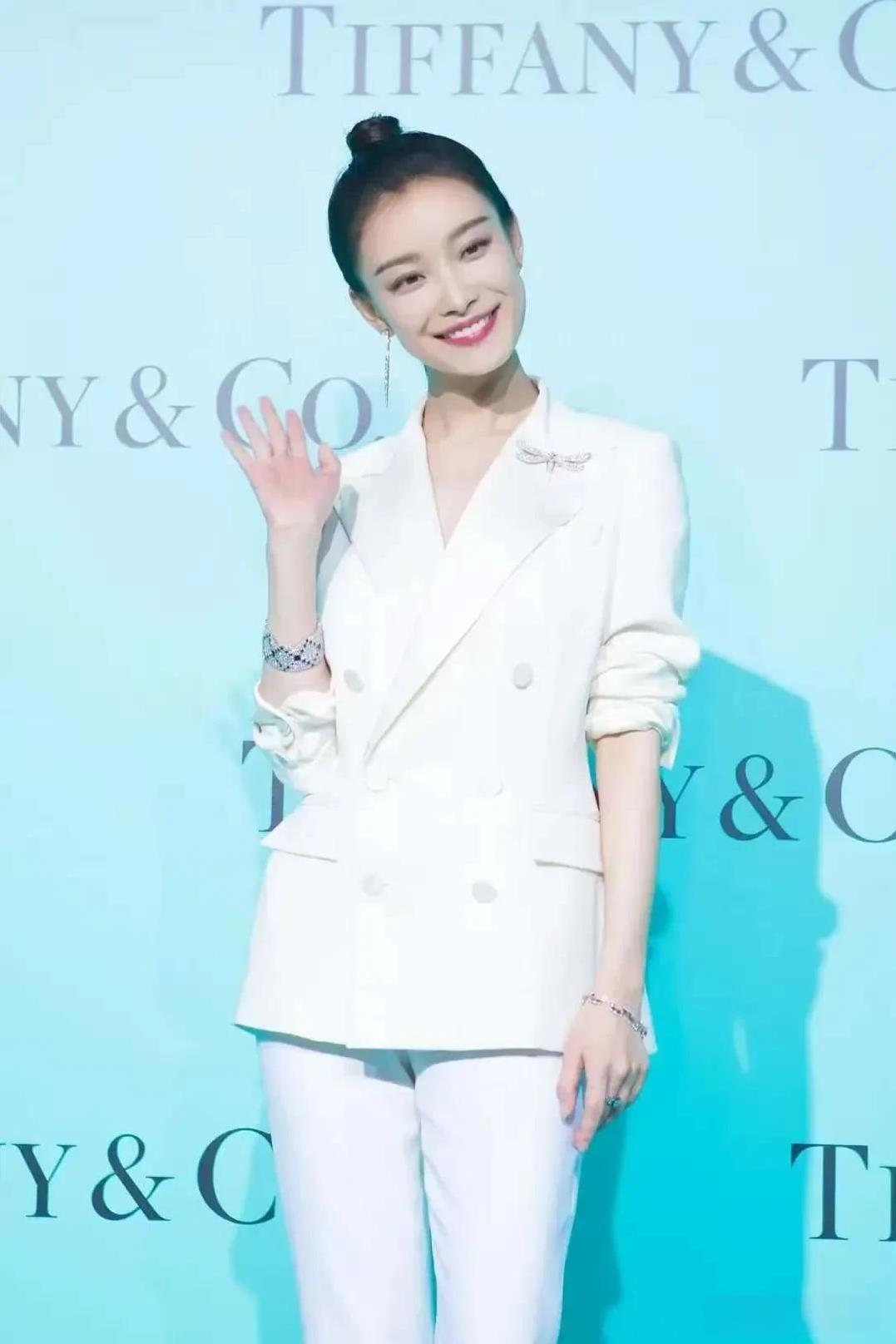 娱乐圈迷惑行为大赏：
这两位明星的“高光时刻”我没太懂！
家人们，咱就是说，在这